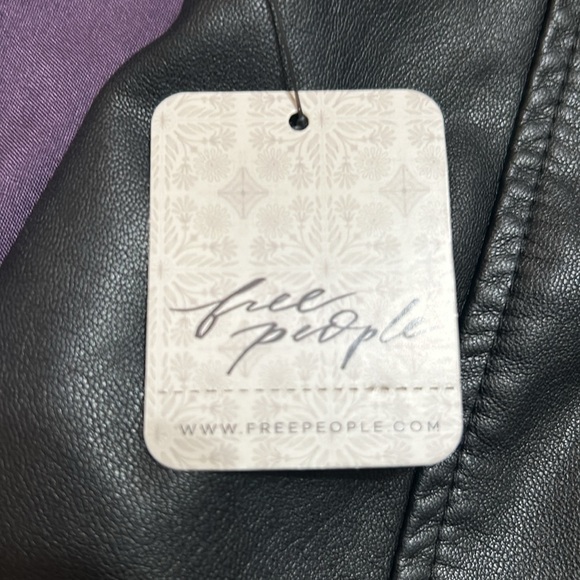 NWT free people Layla Vegan Mini skirt size 2 - Picture 4 of 4